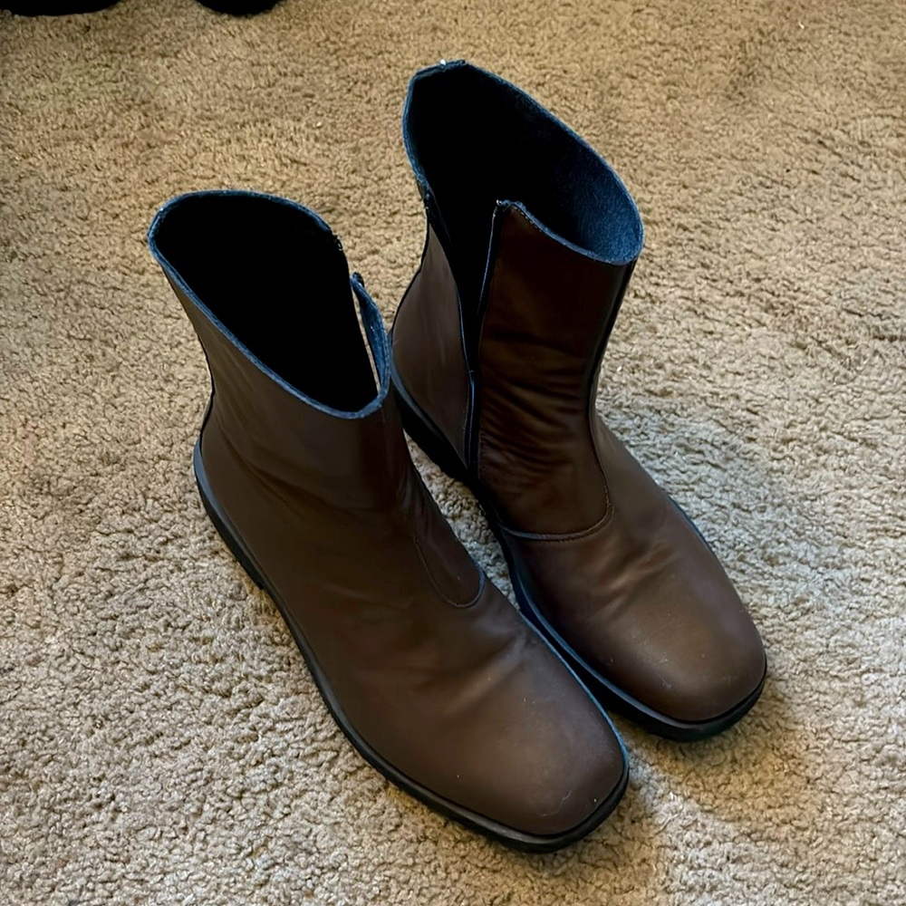 Brown zip up boots